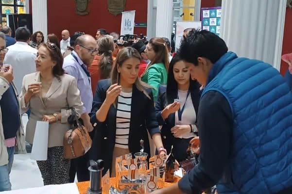 Café Loja Artesanal — foto real del festival